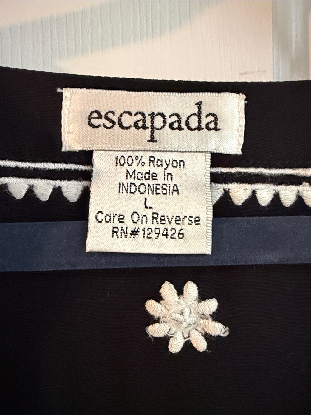 escapada Black Tunic with White Floral Embroidery - Picture 4 of 5